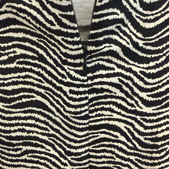 J. McLaughlin 100% Silk Zebra Print Brown | Cream - Small - Picture 5 of 6